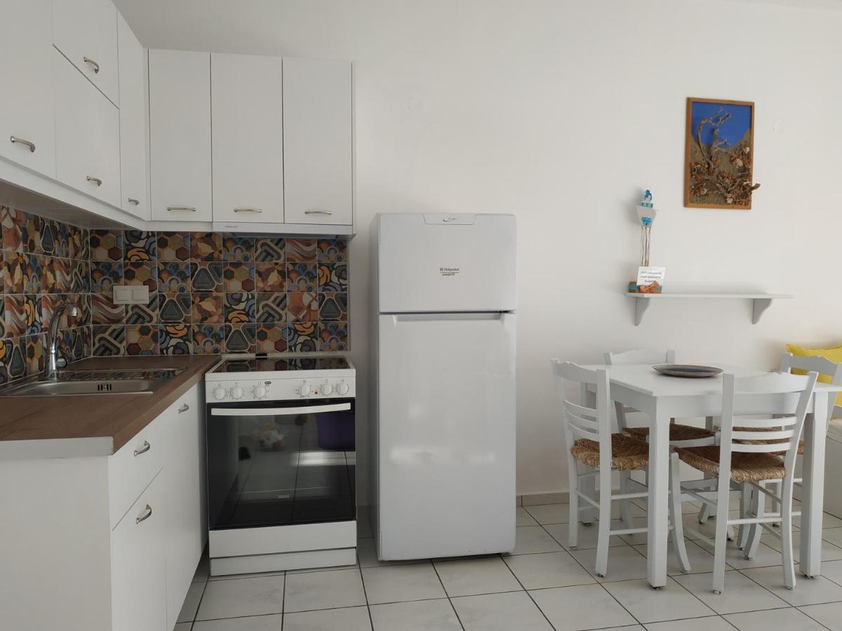 Livadi Apartments Плакіас Екстер'єр фото