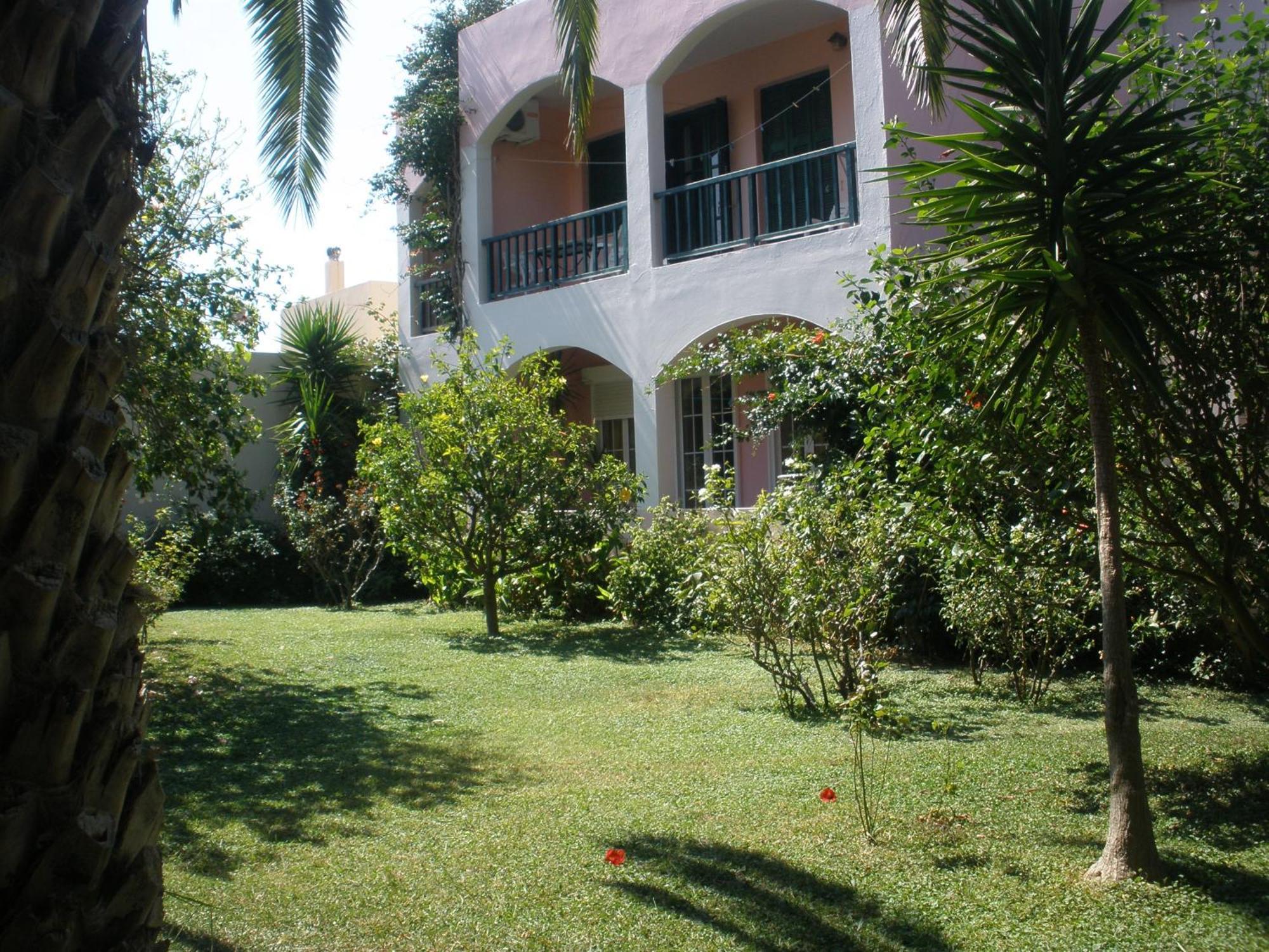 Livadi Apartments Плакіас Екстер'єр фото